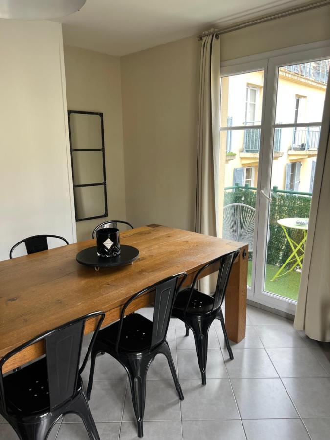 Apartment In Two Min Chessy (Seine-et-Marne)