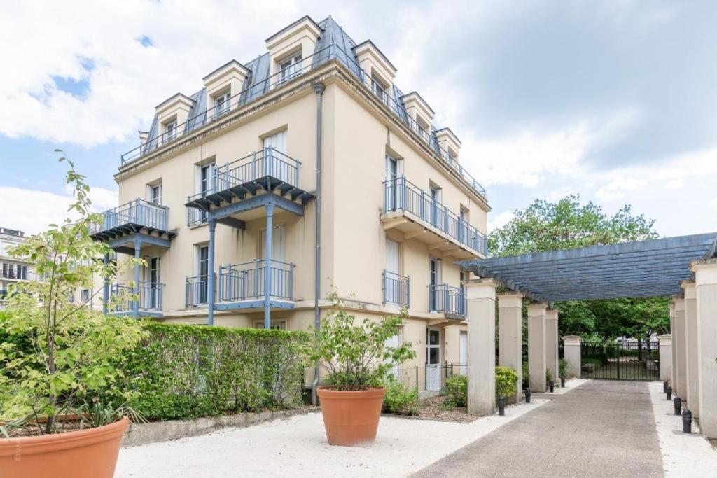 Appartement In Two Min Chessy (Seine-et-Marne)